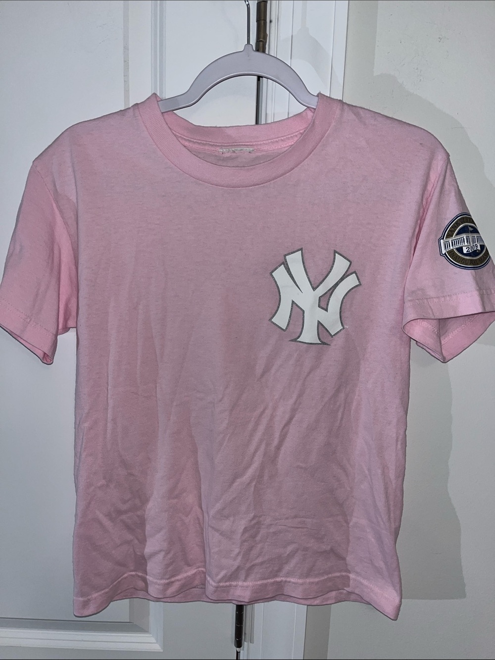 Women’s pink Derek Jeter #2 2009 inaugural New York Yankees t shirt jersey S